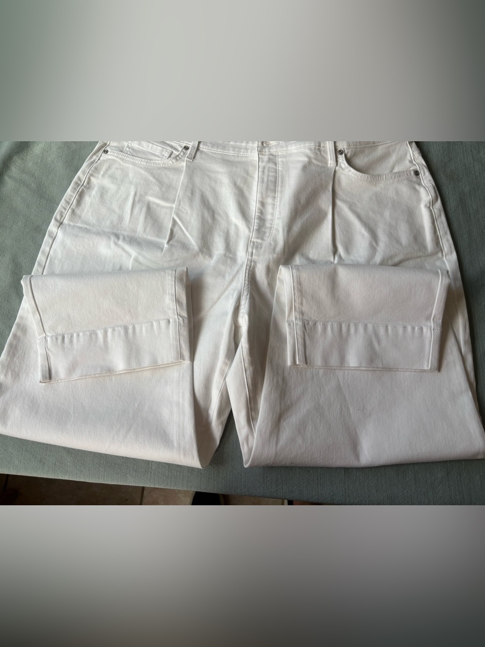 NEW NYDJ White Cropped Pleat-Front Ankle Pants 18